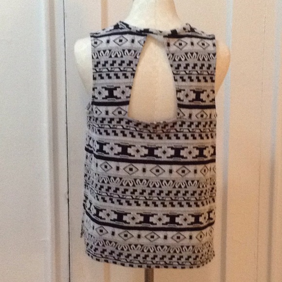 Old Navy Size Large Tank Top with Back Cut Out - Picture 2 of 4